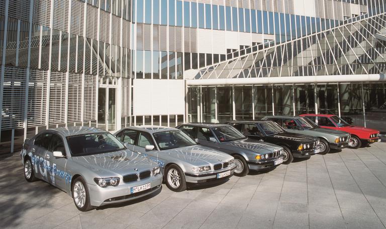 Hidrógeno como fuente de energía para el automóvil: Varias décadas de investigación en BMW Group.