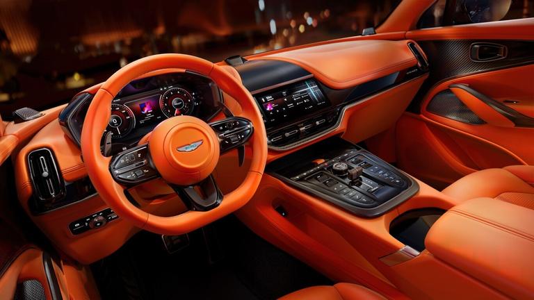 El Aston Martin DBX707 se renueva por completo a nivel interior